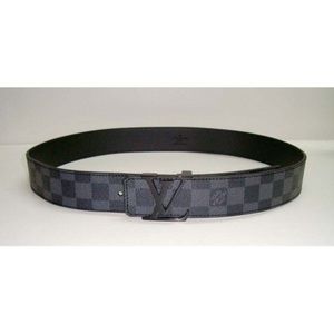 Men’s LV Belt 32-34 waist size